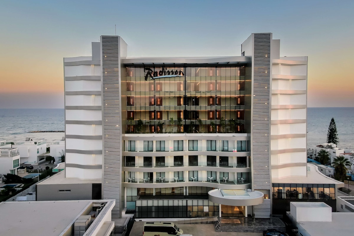 Radisson Beach Hotel